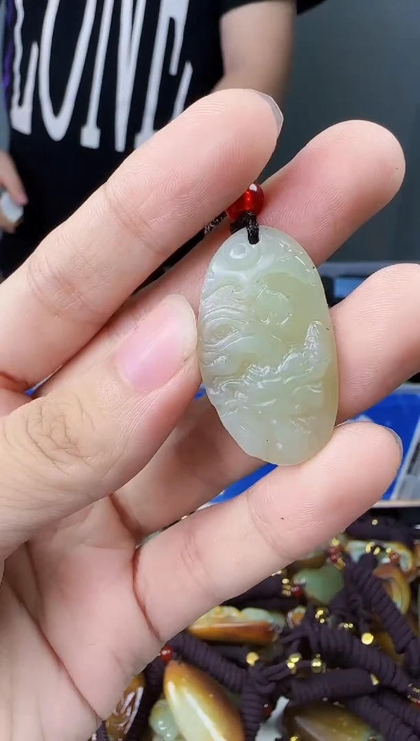 和田玉未镶嵌颈饰1