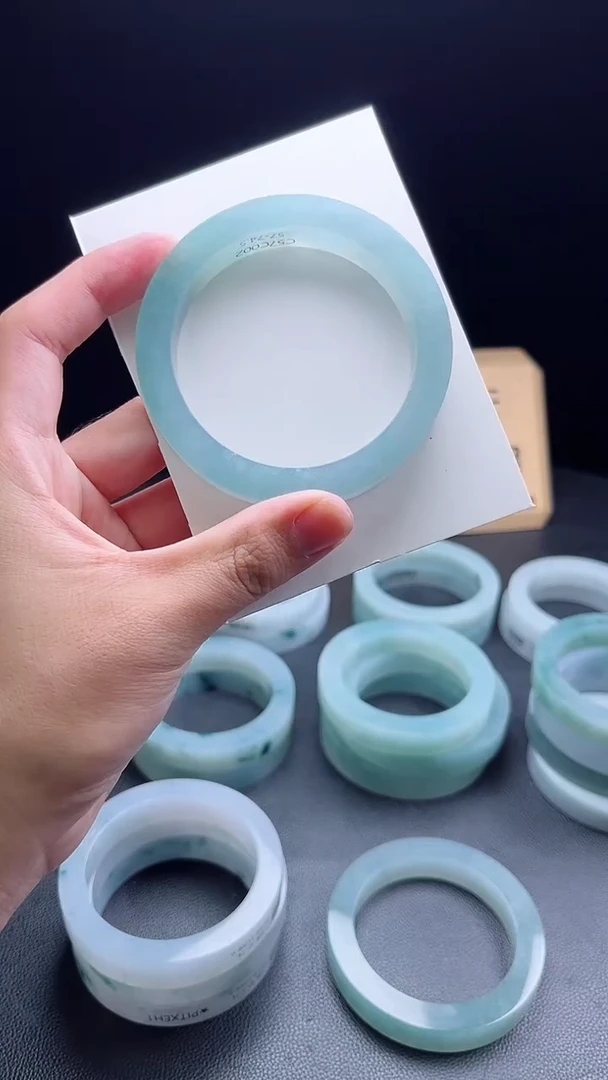 未镶嵌手镯定制翡翠孩****橱定制