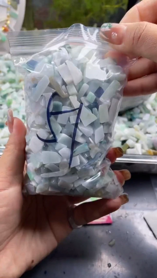 配石翡翠天然翡翠迷你500克51