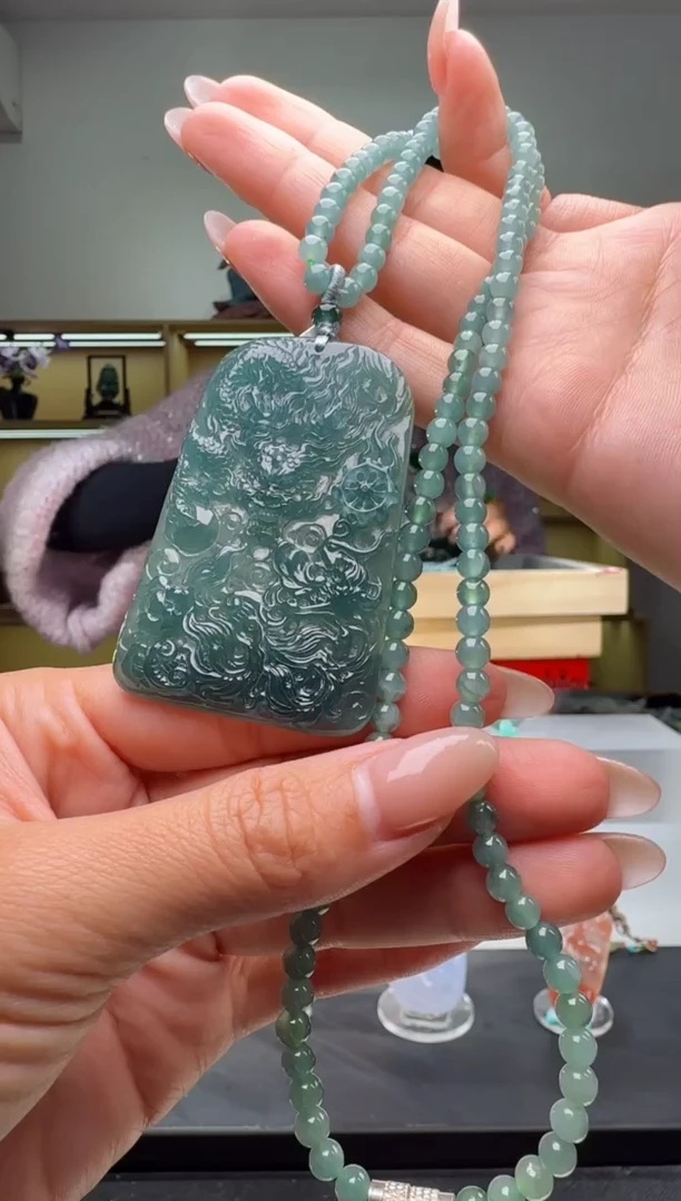 吊坠(赠链)未镶嵌翡翠龙牌（多样性发其一）