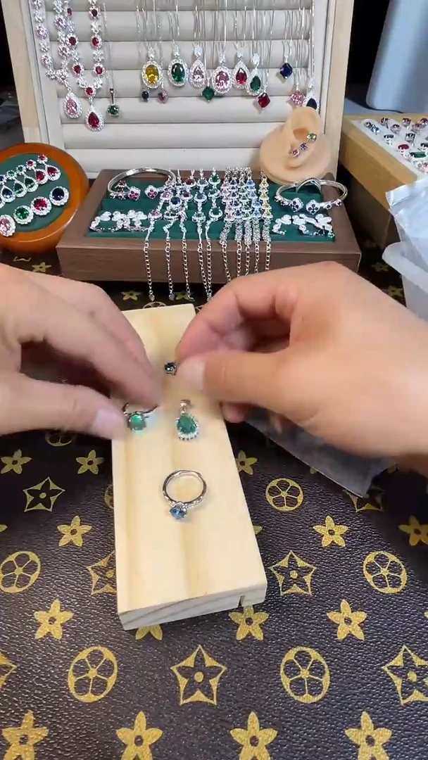 合金合成钻石两套吊坠