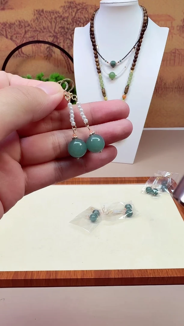 翡翠14K金镶嵌耳饰E07