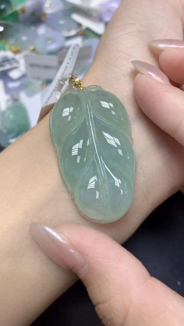 颈饰18K金镶嵌翡翠天然缅甸翡翠A货多样性发一件