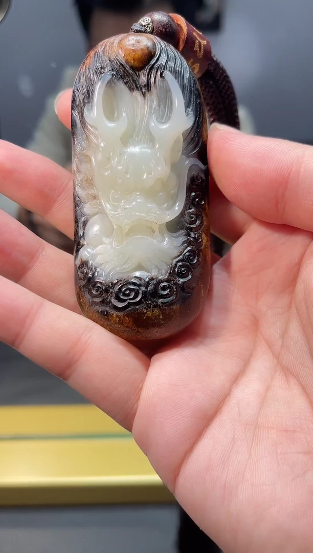 未镶嵌和田玉把件龙头手把件