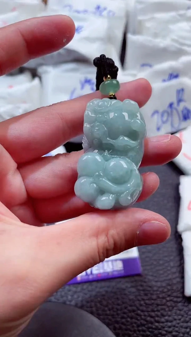 翡翠未镶嵌颈饰00001422