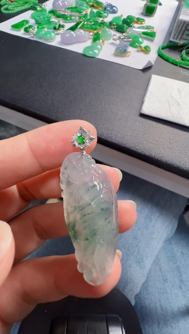 吊坠(不含链)18K金镶嵌翡翠4980