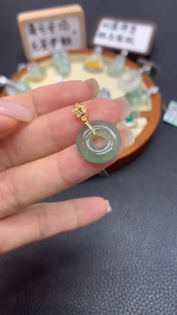 18K金镶嵌定制翡翠C257