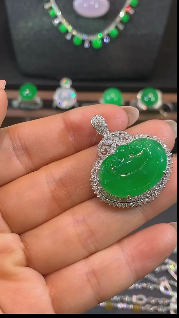 吊坠(不含链)18K金镶嵌翡翠吊坠