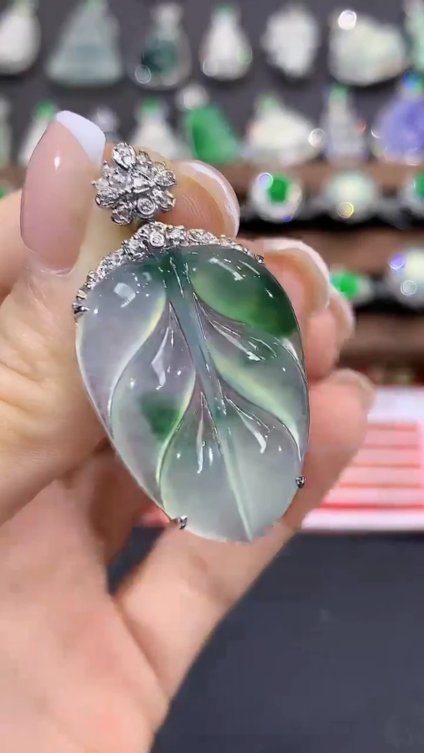 吊坠(不含链)18K金镶嵌翡翠D40