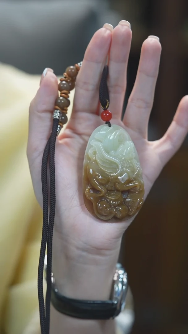 颈饰未镶嵌和田玉貔貅