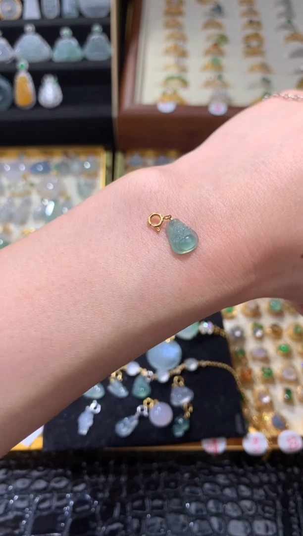 颈饰18K金镶嵌翡翠翡翠