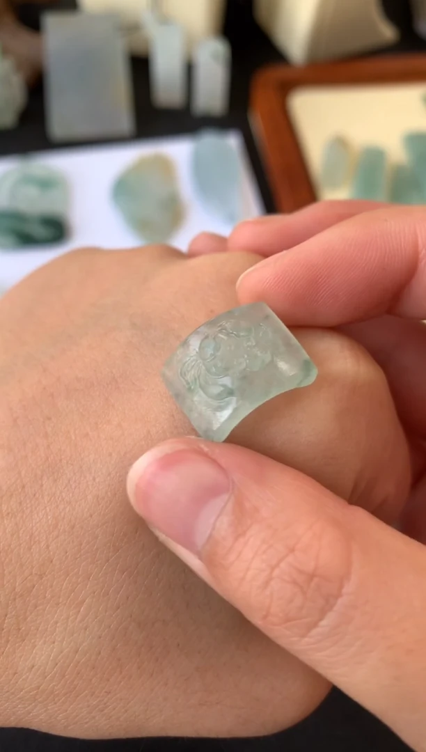 【闪购商品】定制翡翠未镶嵌翡翠