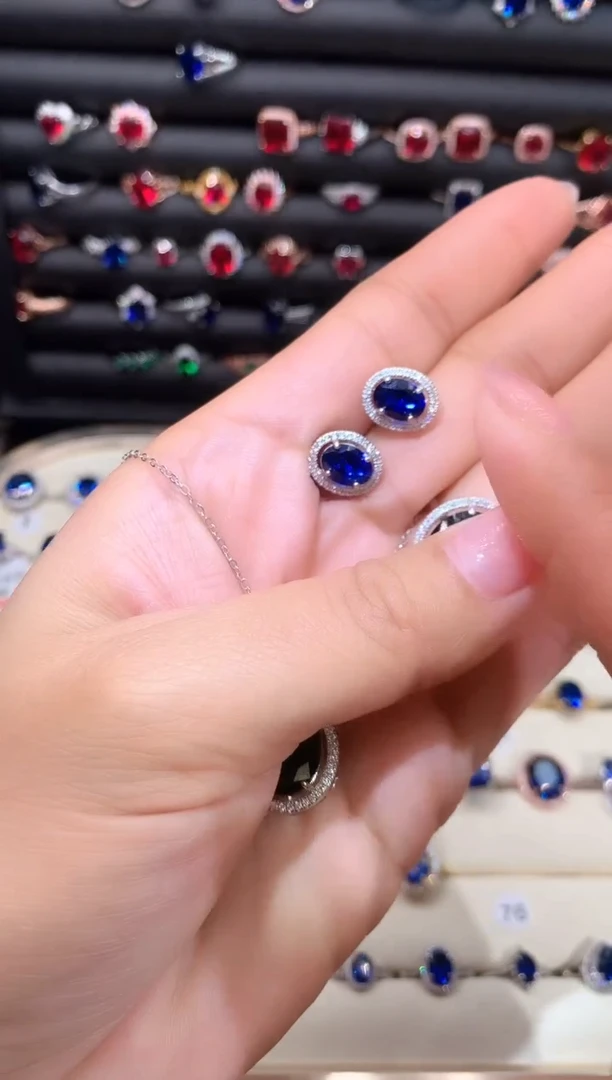 【闪购商品】蓝宝石耳饰银S925镶嵌68