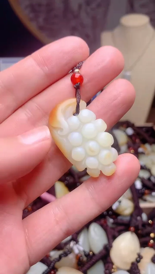 和田玉未镶嵌颈饰1