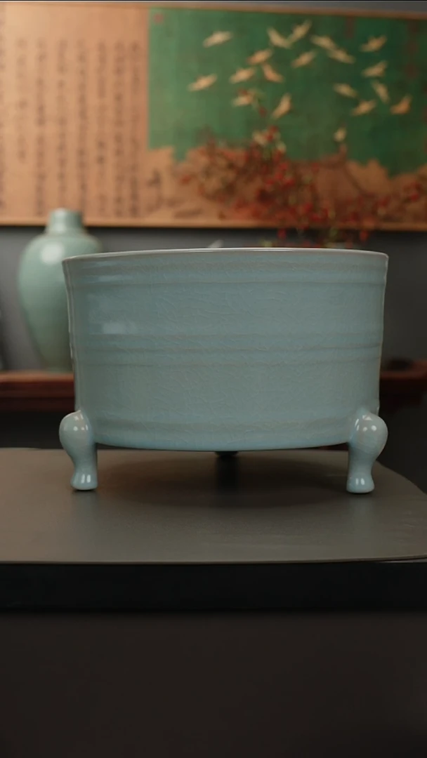 原产地原矿   三足弦纹尊