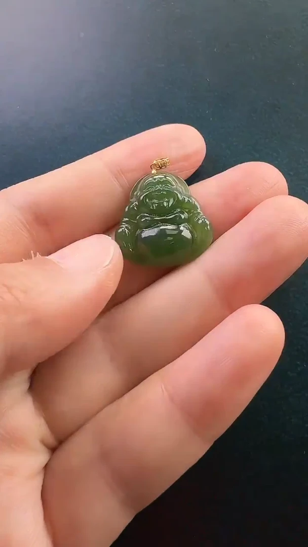 颈饰18K金镶嵌和田玉吊坠