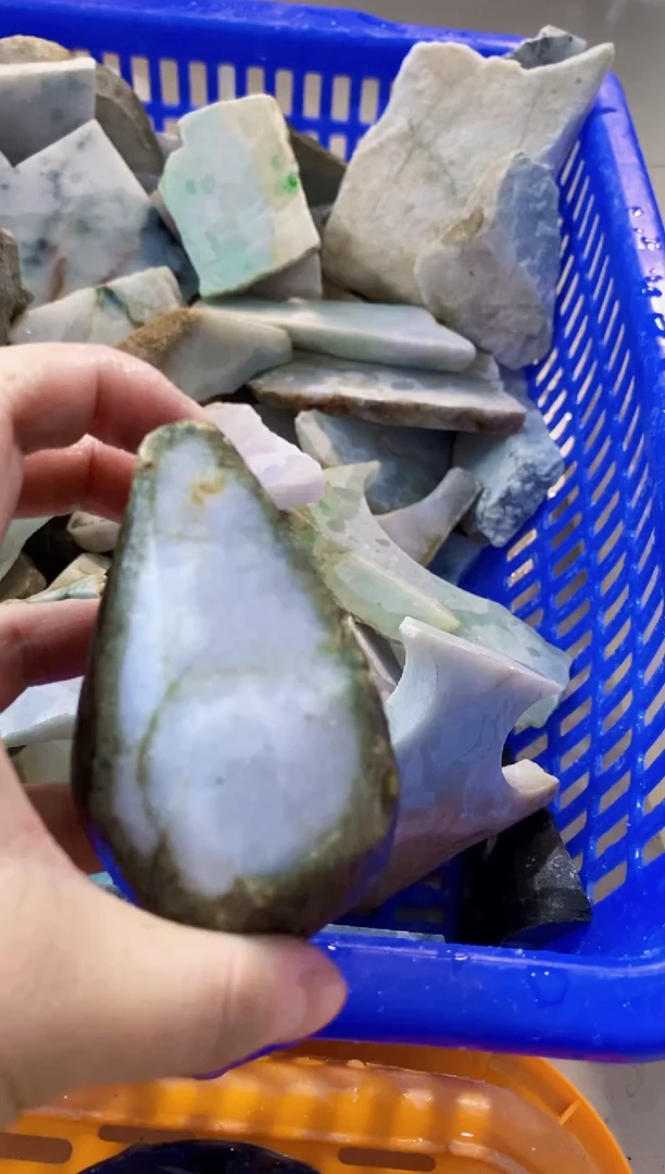 颈饰未镶嵌翡翠老**河天然翡翠099