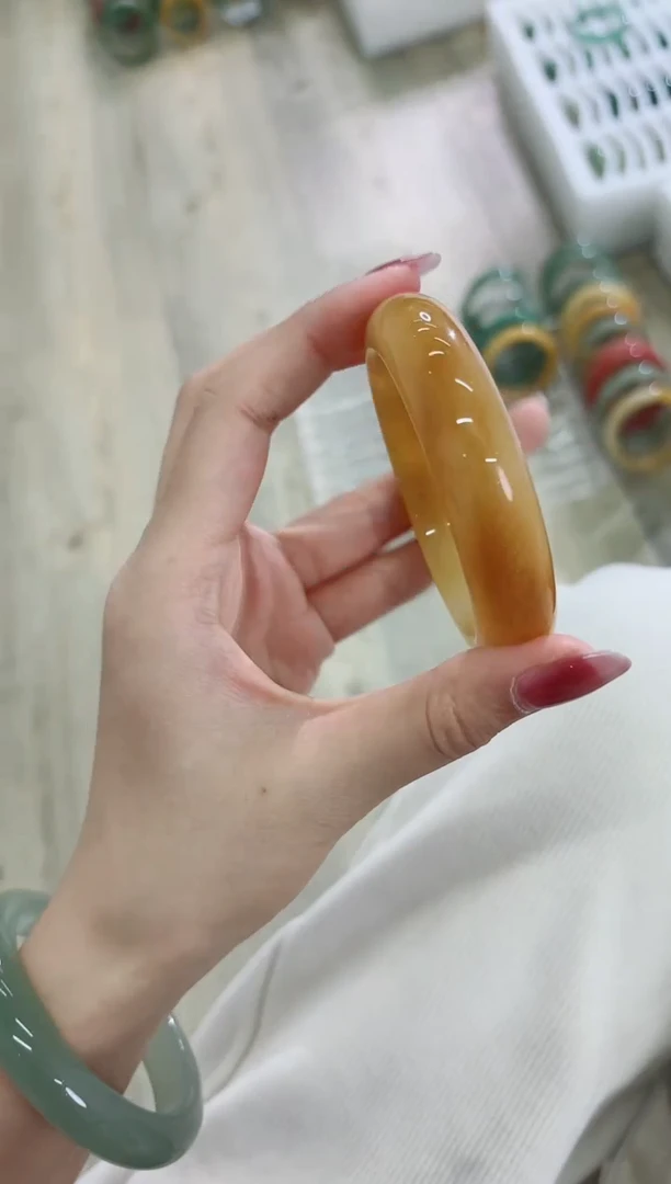 未镶嵌手镯石英质玉174-56HU