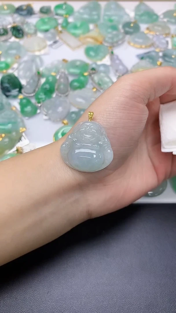 颈饰18K金镶嵌翡翠天然A货