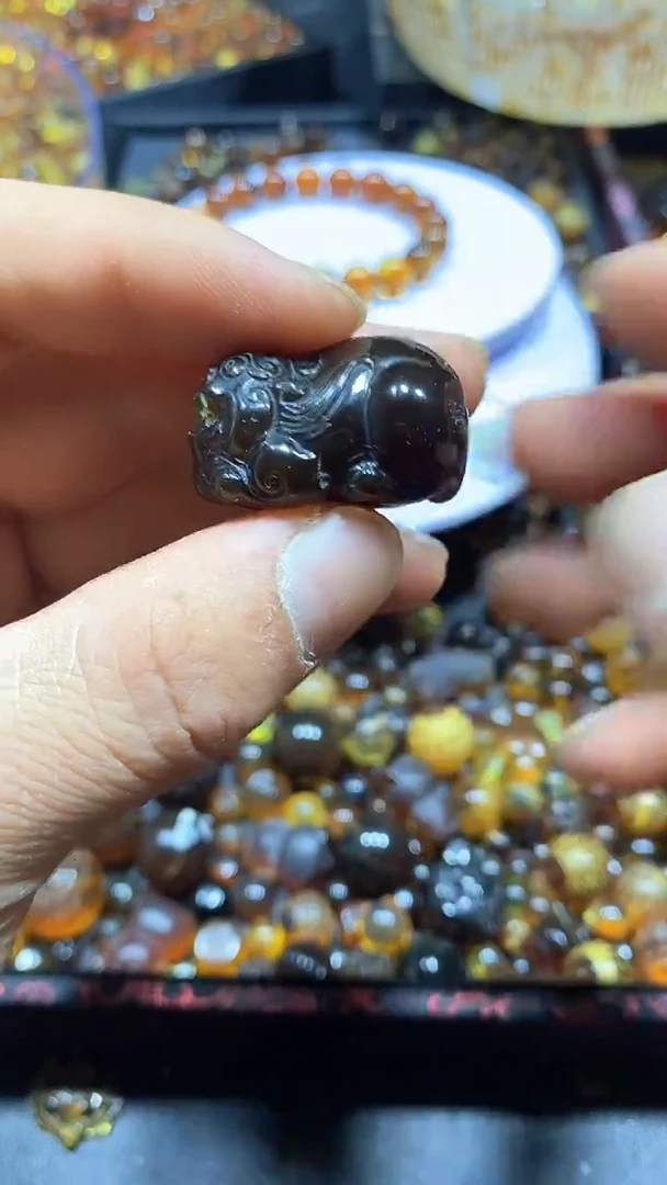 绿珀颈饰未镶嵌天然缅甸琥珀