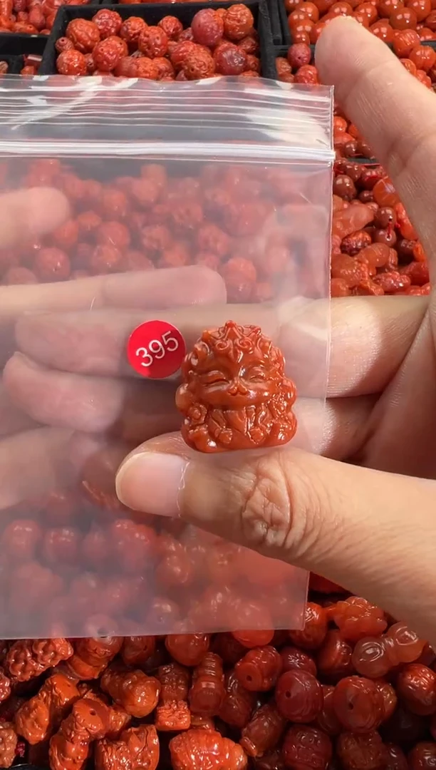 颈饰未镶嵌南红玛瑙1