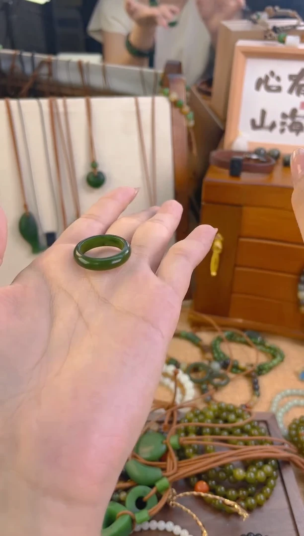 手链未镶嵌和田玉戒圈碧玉