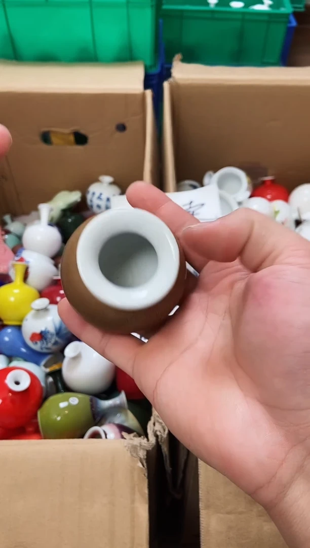 摆件12.20晚微瑕小花瓶摆件（介意慎拍）沾底