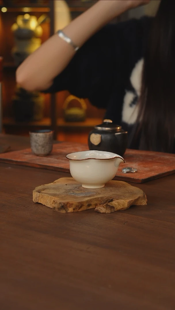 包铜花口白公道.