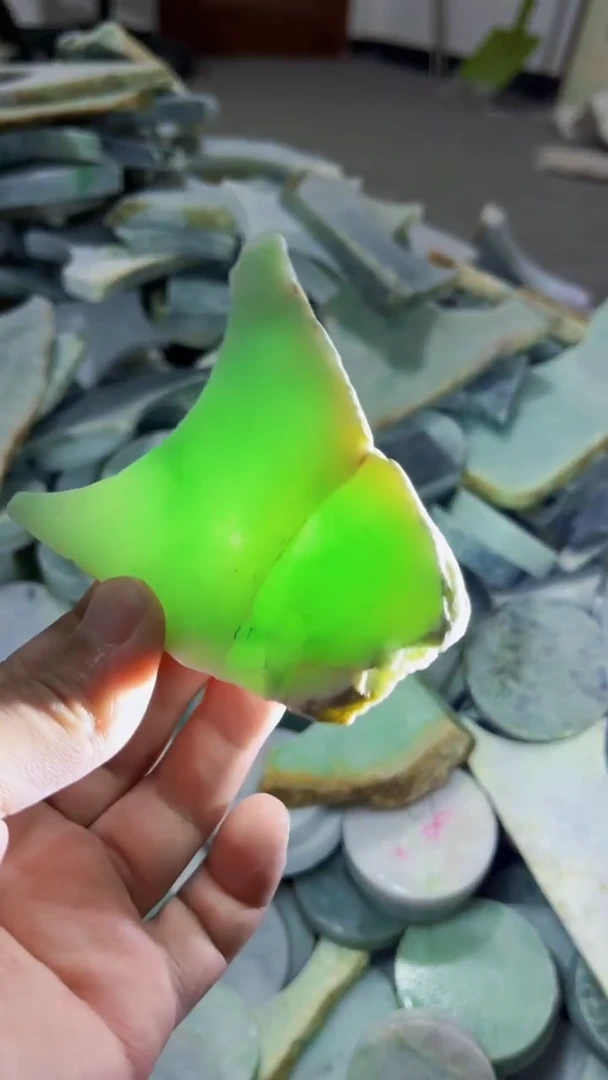 【闪购商品】翡翠挂件未镶嵌A货康壹236