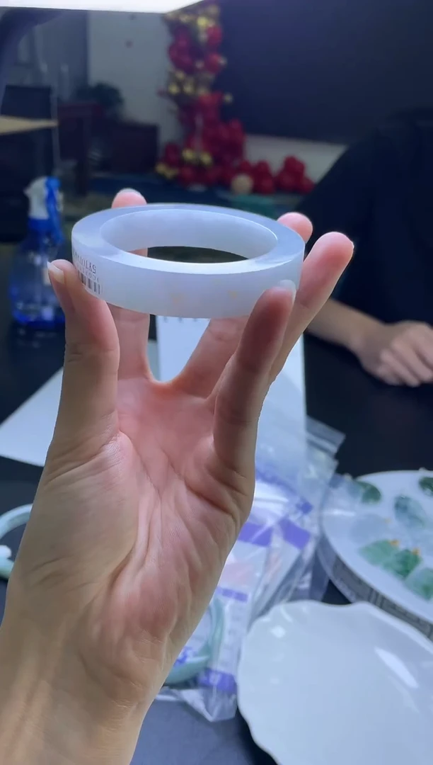 未镶嵌手镯定制翡翠吴*棋手镯