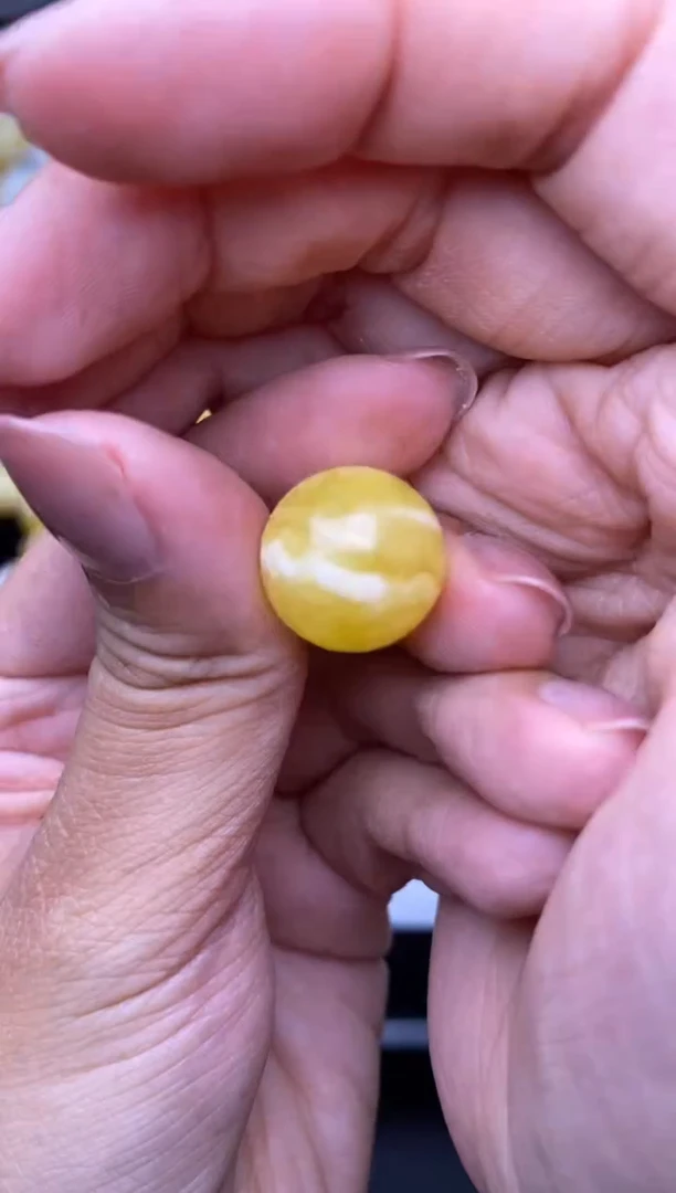 裸石琥珀未镶嵌大小姐珠宝130