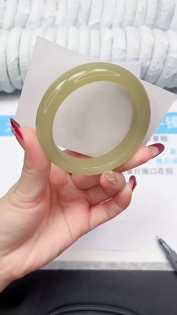 未镶嵌手镯石英质玉126-56.2CQ