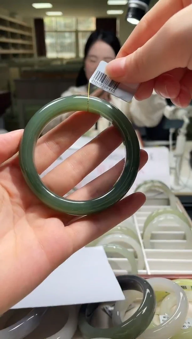 未镶嵌手镯和田玉56-57圈口 6415