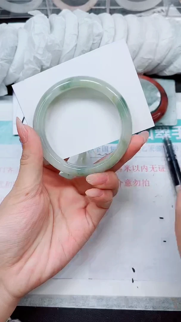 【闪购商品】石英质玉手镯未镶嵌A18-60/61