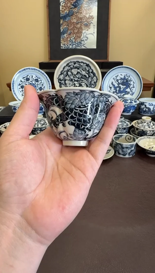 二号釉穿花龙纹花口杯