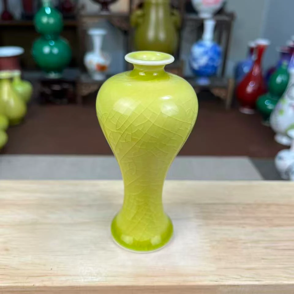 景德镇冰晶黄手工美人瓶