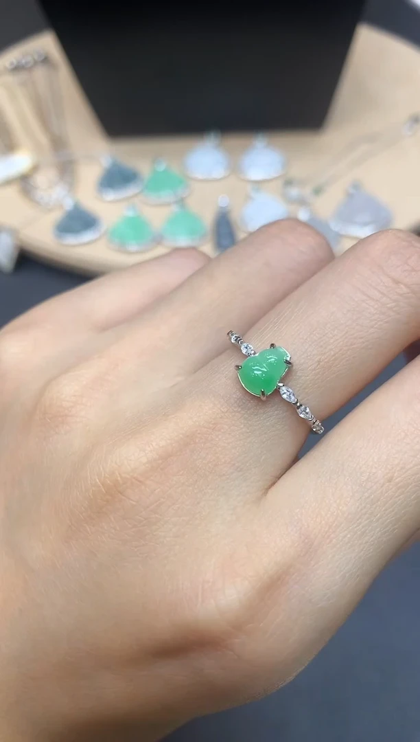 【闪购商品】翡翠戒指银S925镶嵌葫芦【无服务费】