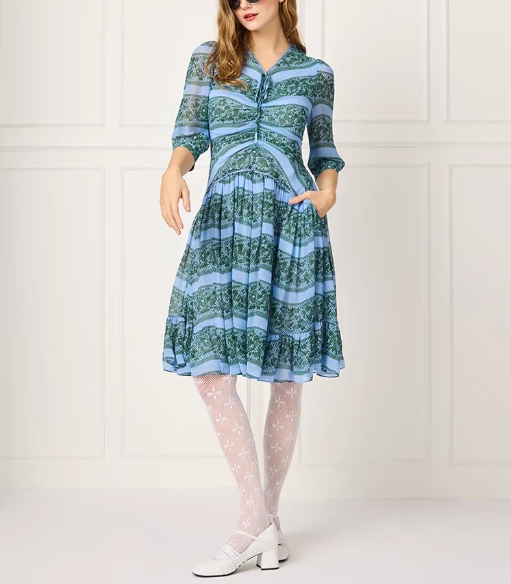 宝莱家2025新款泡泡袖抽褶装饰蕾丝印花连衣裙