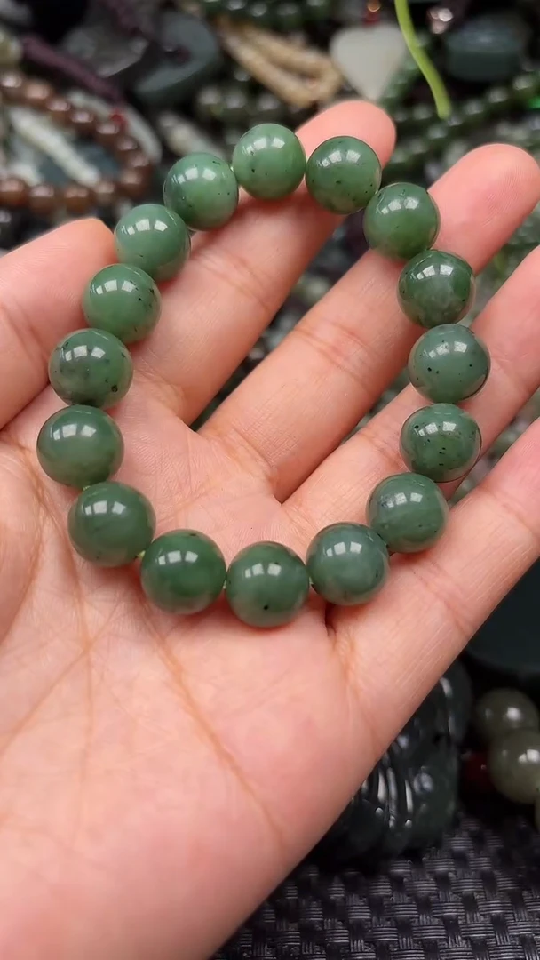 和田玉未镶嵌颈饰1