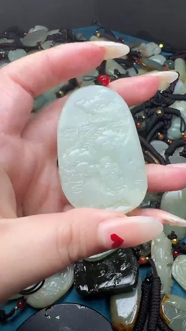 和田玉未镶嵌颈饰1