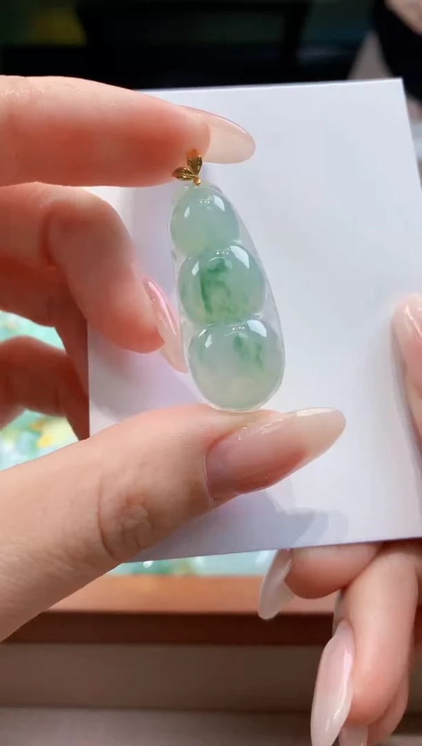 翡翠18K金镶嵌颈饰 天然A货翡翠挂件