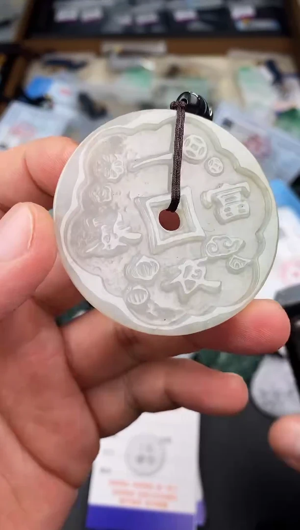 【闪购商品】翡翠颈饰未镶嵌  天然翡翠，一物一图