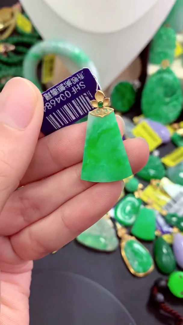 吊坠(不含链)18K金镶嵌翡翠天然缅甸翡翠A货