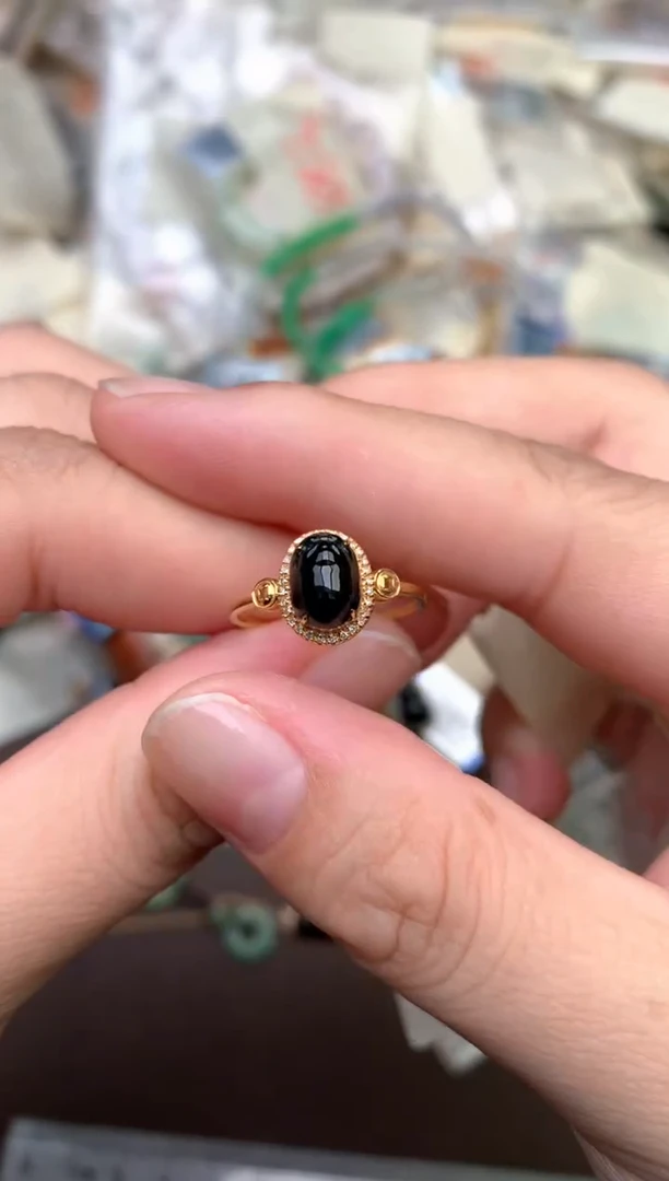 翡翠挂件18K金镶嵌—