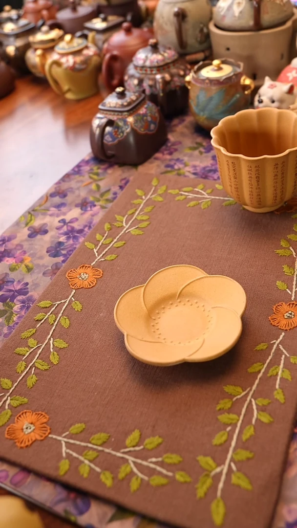 茶壶紫砂黄段莲花贝蒂