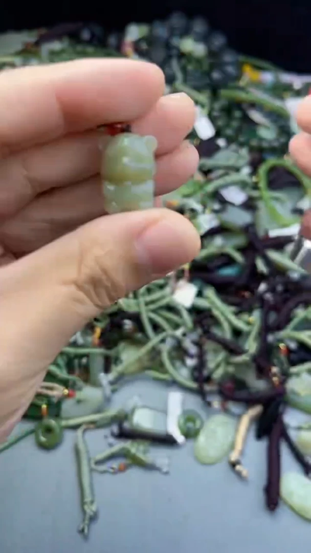 和田玉未镶嵌颈饰多样性发货     拍一发一