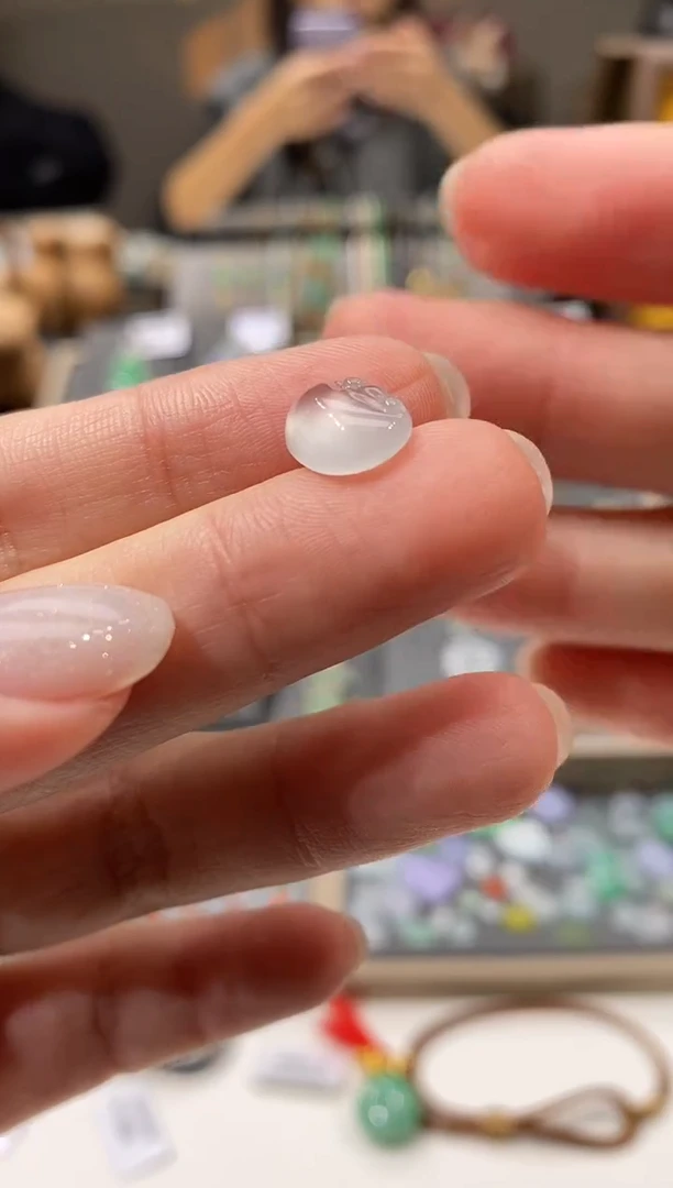 颈饰未镶嵌翡翠如意