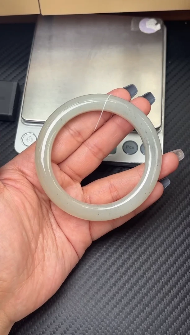 未镶嵌手镯和田玉黑山微色差57