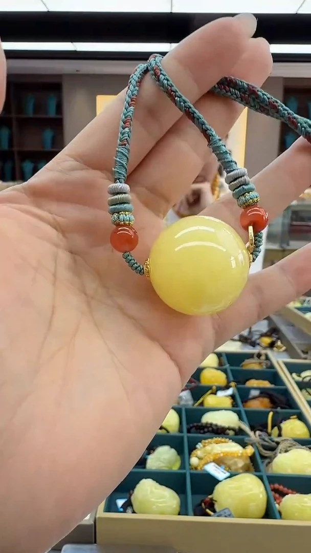 琥珀颈饰未镶嵌294秒拍号 假一罚三