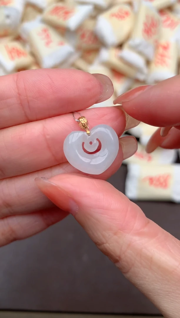 18K金镶嵌挂件翡翠福利